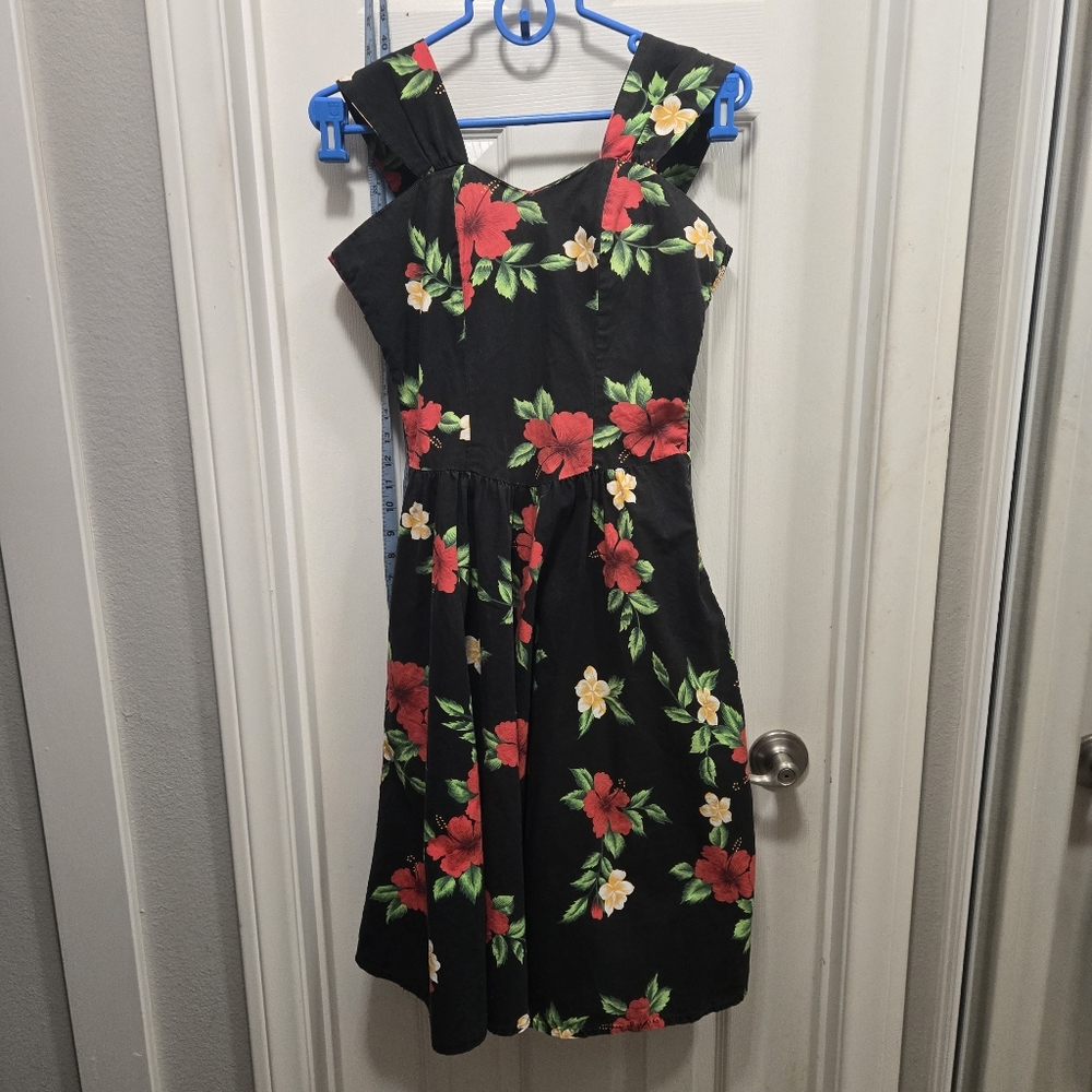 Royal Creations 50s Style Hawaiian Floral Fit and Flare Full Skirt Dress Size S